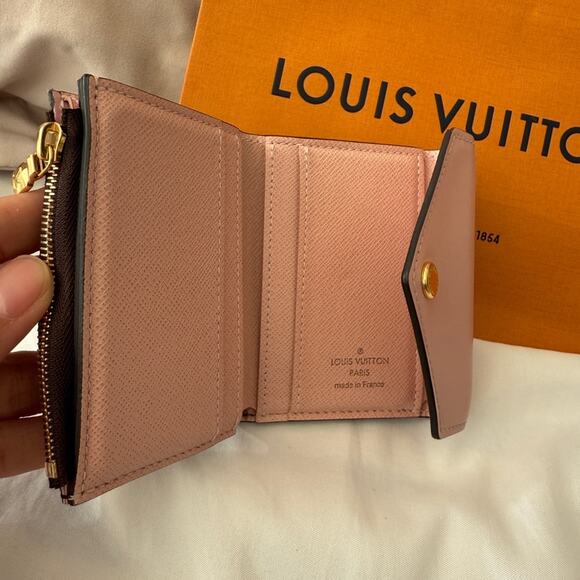 Louis Vuitton Zoe Wallet - Picture 8 of 10